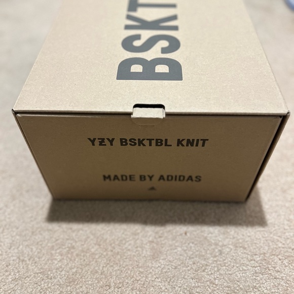 Adidas Yeezy Black Knit Men's Shoes - Picture 6 of 9